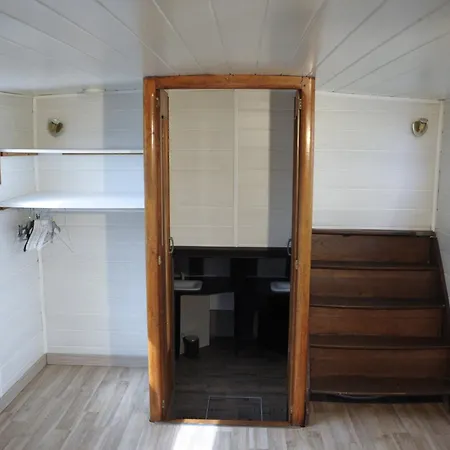 Botel La Campanella - Péniche Bohème Au Fil De Leau Maizy